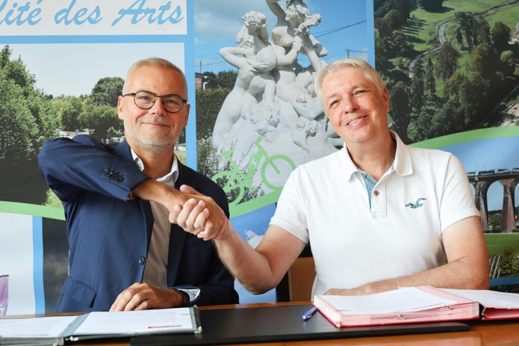 signature convention avec M. Christophe Bouillon Maire
