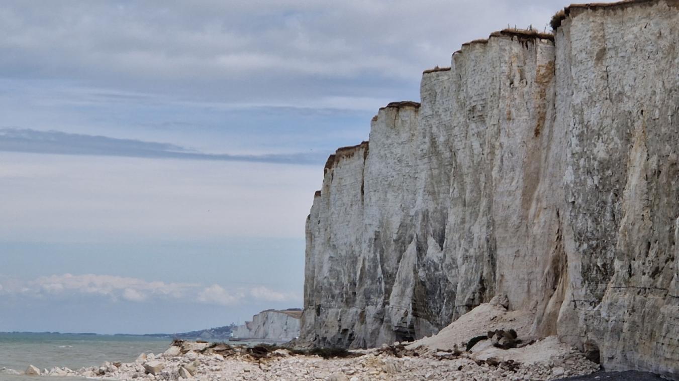 Un nouveau pan de falaise s’effondre près d’une plage en Seine-Maritime : le maire prend des…
