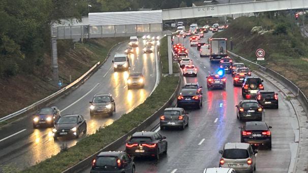 Une femme légèrement blessée après un accident près de Rouen, la circulation perturbée