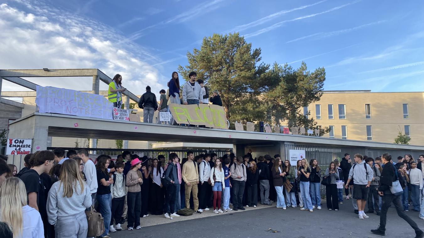 Manifestation lycéenne : à Yvetot, le blocage du lycée Raymond Queneau s’est poursuivi